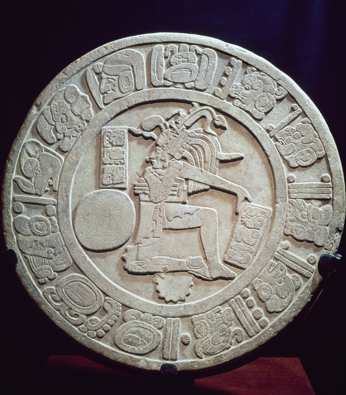 マヤのボールコートマーカー、Chiapuls、Chiapas、西暦590年（石灰岩） 作： プレコロンビアン