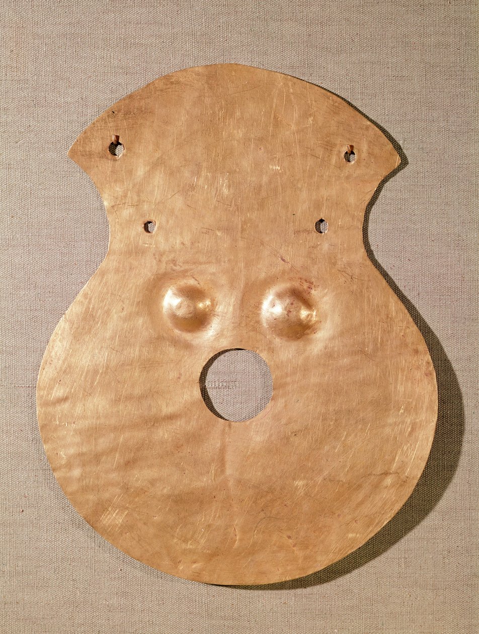ヴァイオリン型のアイドル、モイグラード出身、紀元前2500-2000年（金） 作： 先史時代