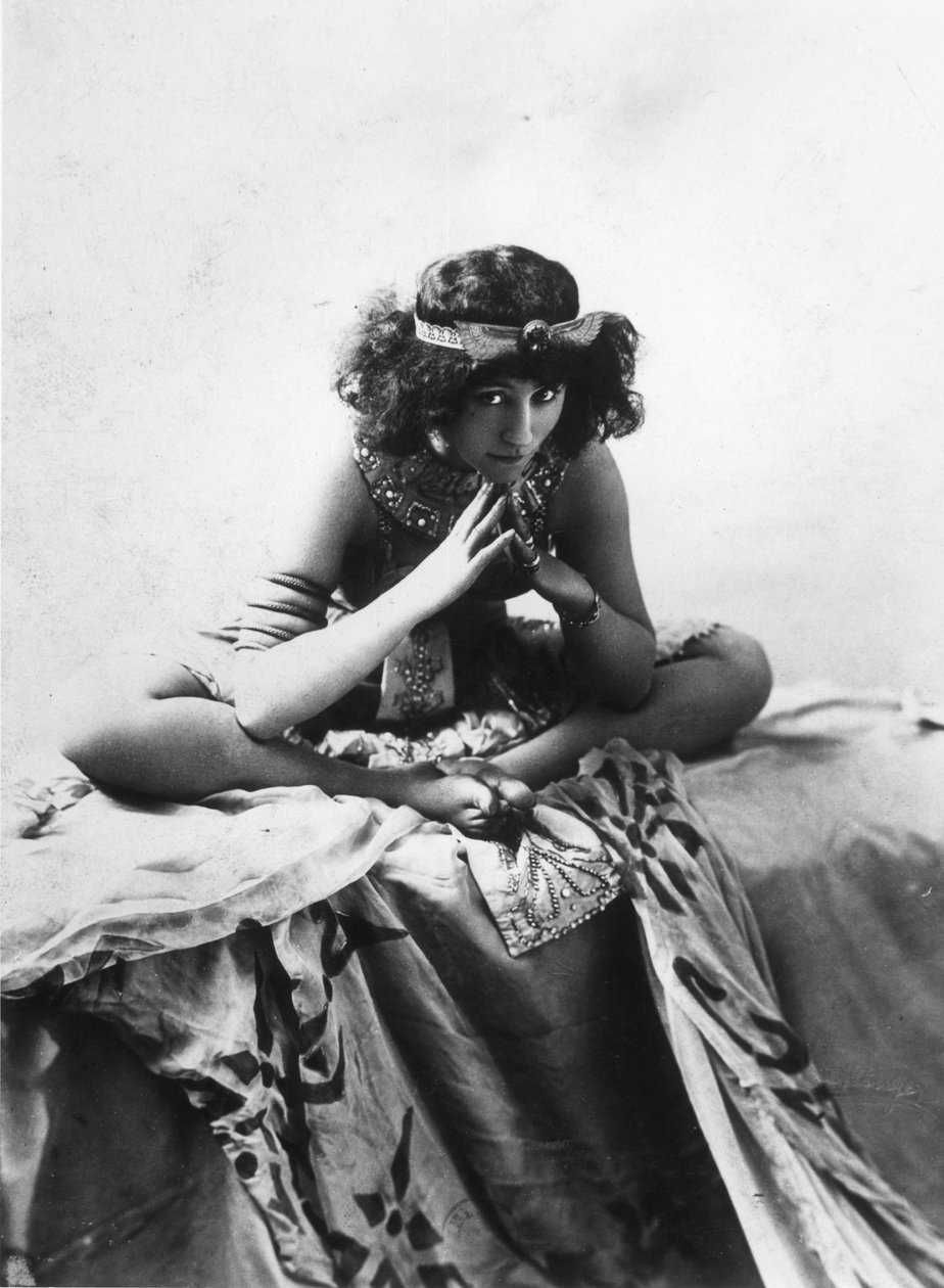 コレット（1873〜1954年）、 &39;Reve d&39;Egyptienne&39;で演技、1907年 作： ロイトリンゲンスタジオ