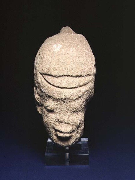 ヌビア、アニバ出土（砂岩）のヘルメット型頭部 作： ローマ時代のエジプト人