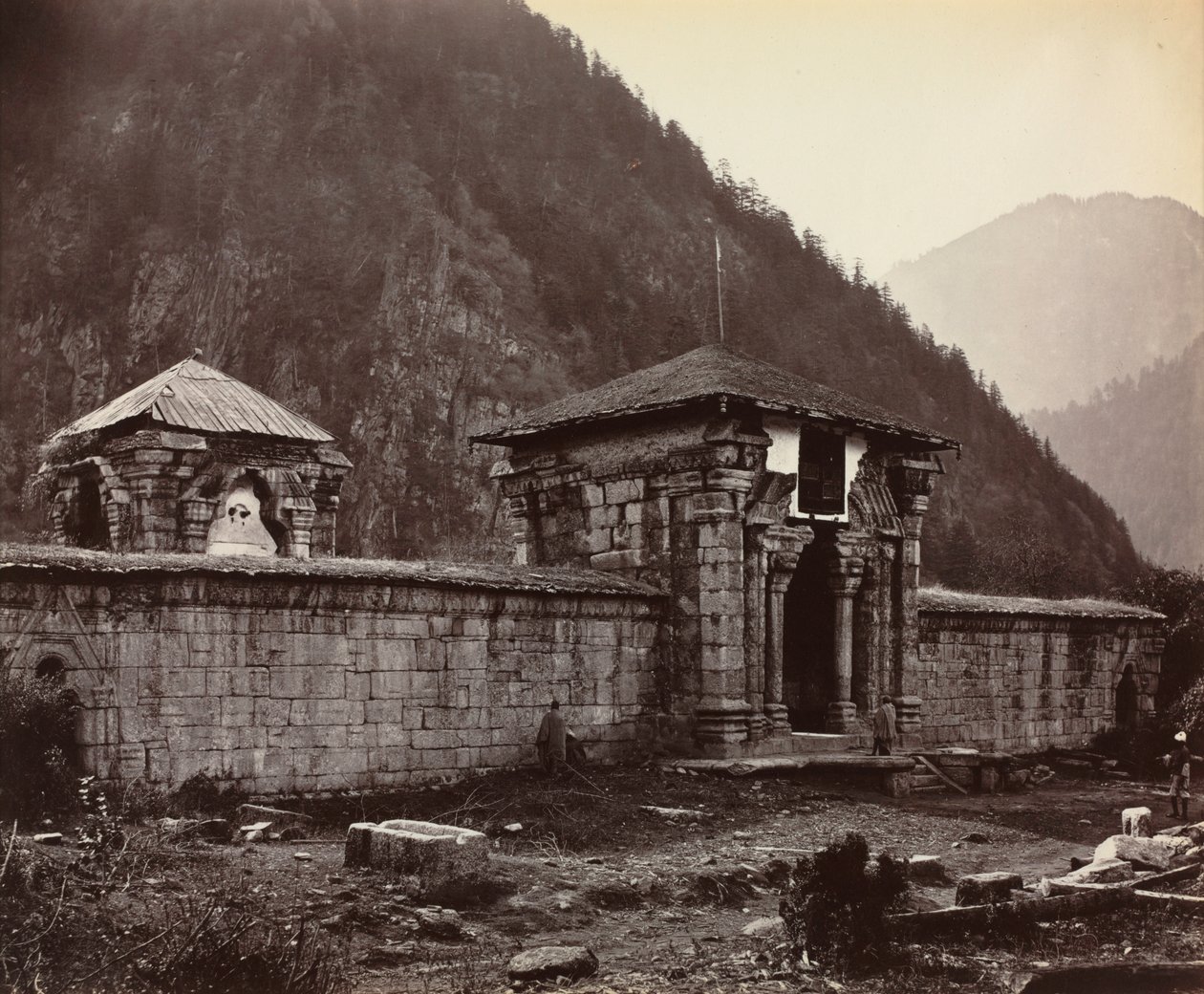 ナベシェラにある寺院、カシミール、インド、1864年。 作： サミュエル・ボーン