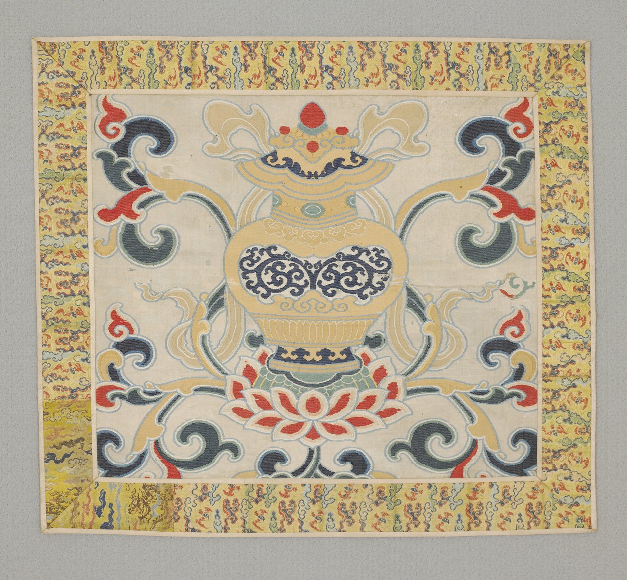八仏尊、花瓶 作： 学校の中国語