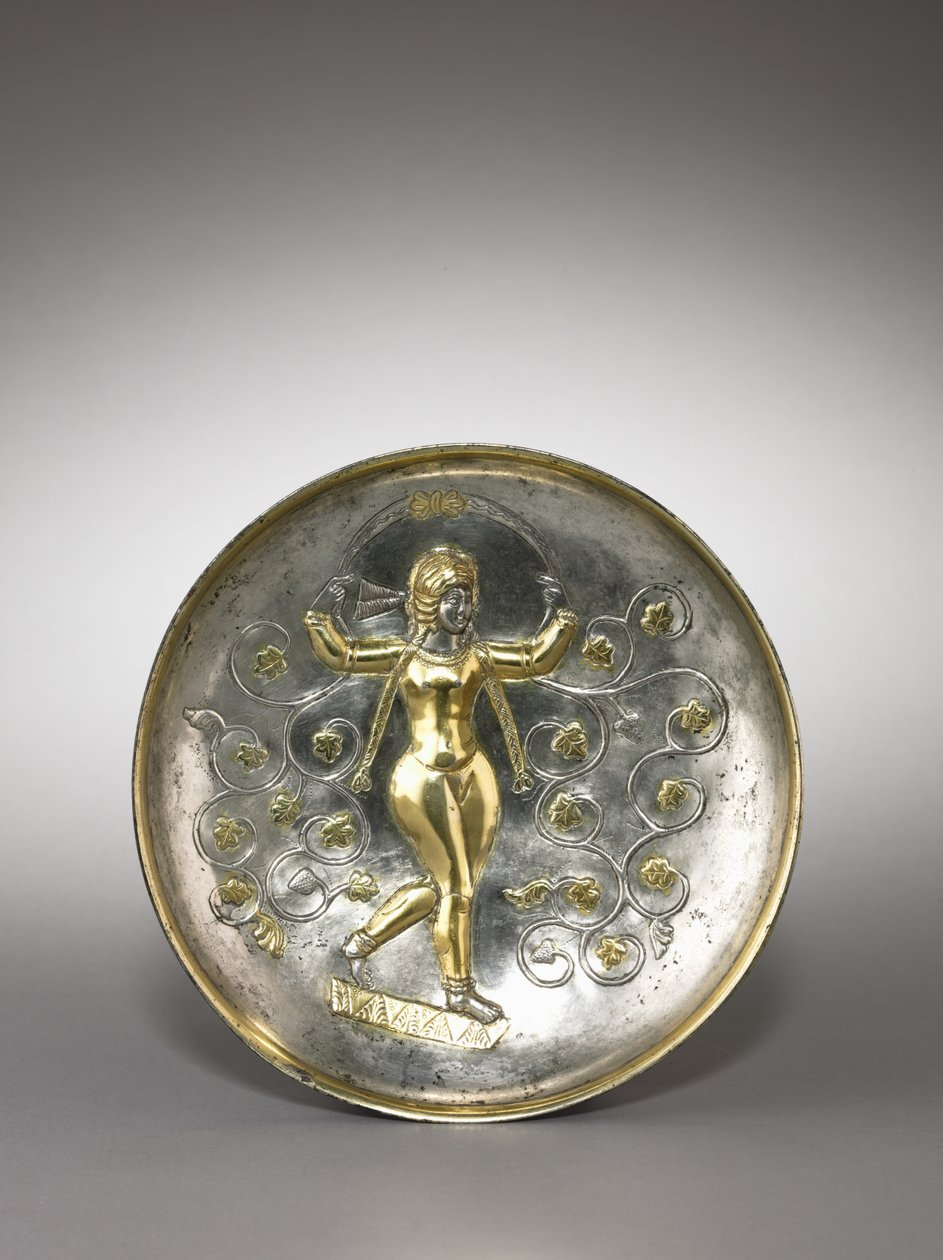 皿：女神アナヒタ、400-600（銀の金箔） 作： 学校サーサーン朝