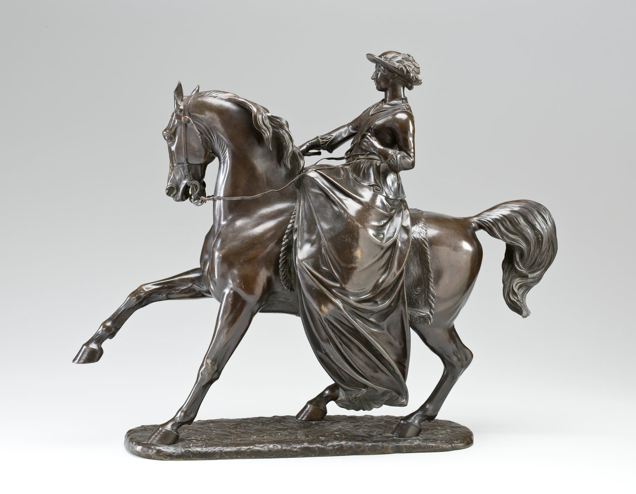 ビクトリア女王の騎馬像、1853年（ブロンズ） 作： トーマス・ソーニクロフト