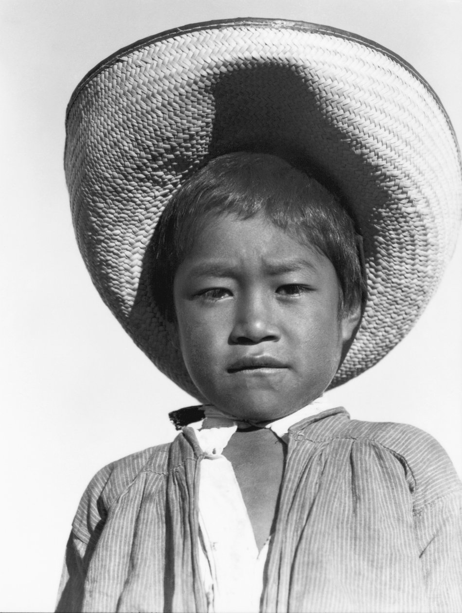 カンペシーノの息子、誇り高き小さな「アグラリスタ」、メキシコ、ベラクルス州、1927 作： ティナ・モドッティ