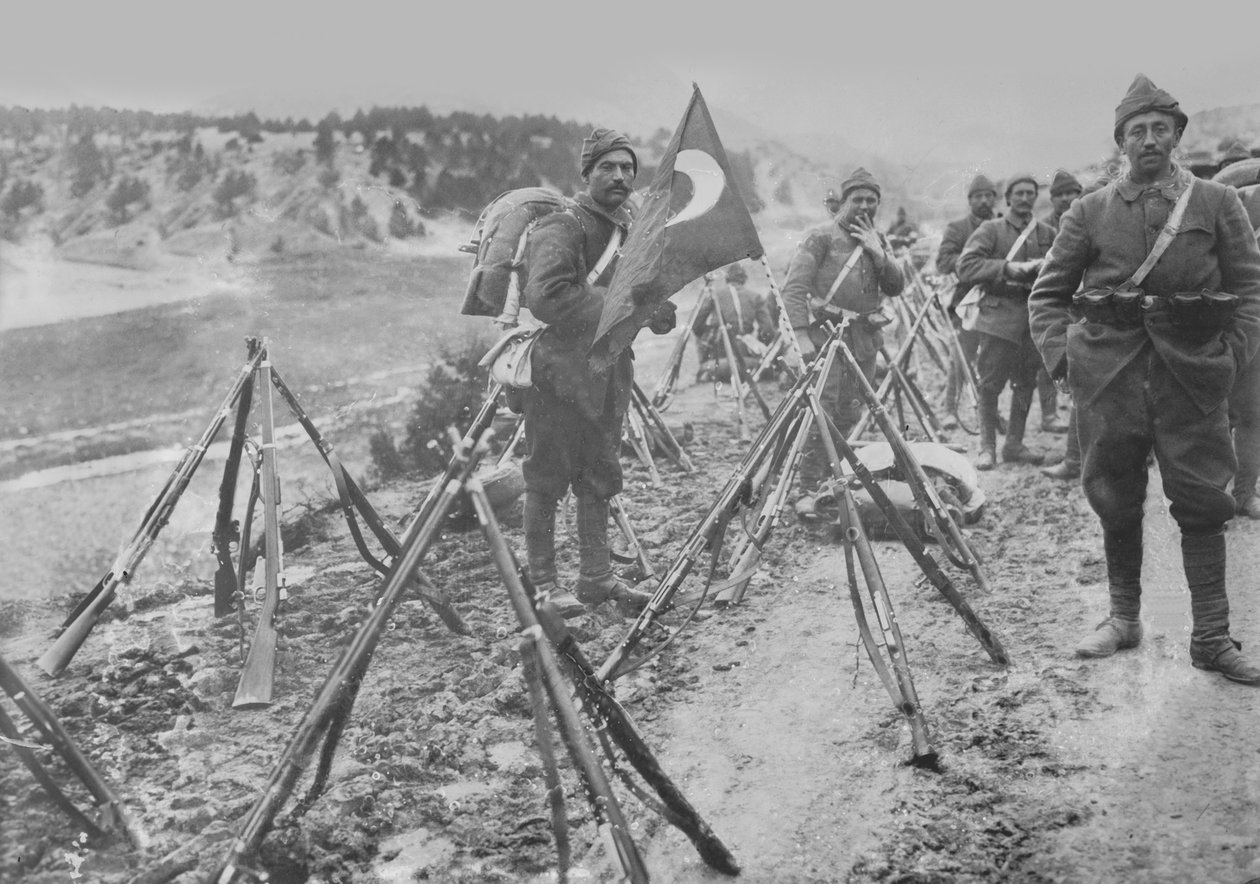 安静時のトルコ歩兵柱、1914年頃 作： トルコの写真家
