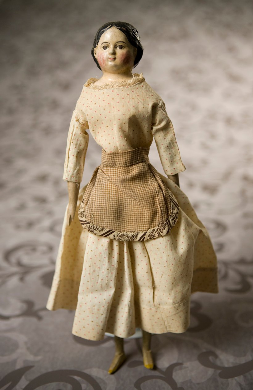 Millinerモデルの人形は張り子の張り子の頭、木の手と足、子供の体を持っています 作： 不明不明