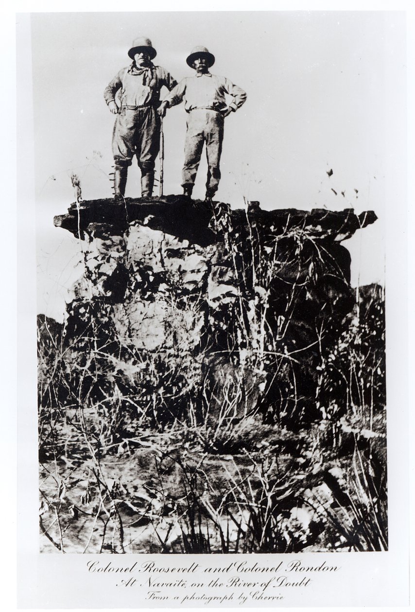 チェリー、1898年（ウッドベリータイプ）の写真による、疑惑の川のナバイテにいるルーズベルト大佐とロンドン大佐 作： 不明不明