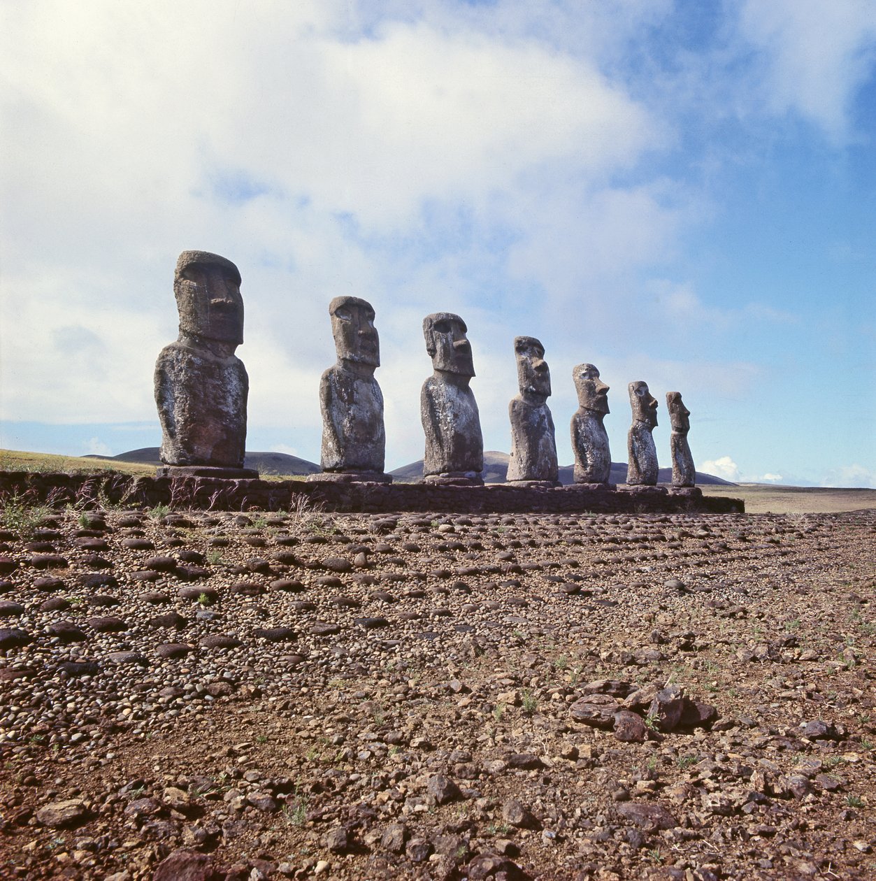 アフ・アキビのモノリシックな彫像、c.1000-1600 作： 不明不明