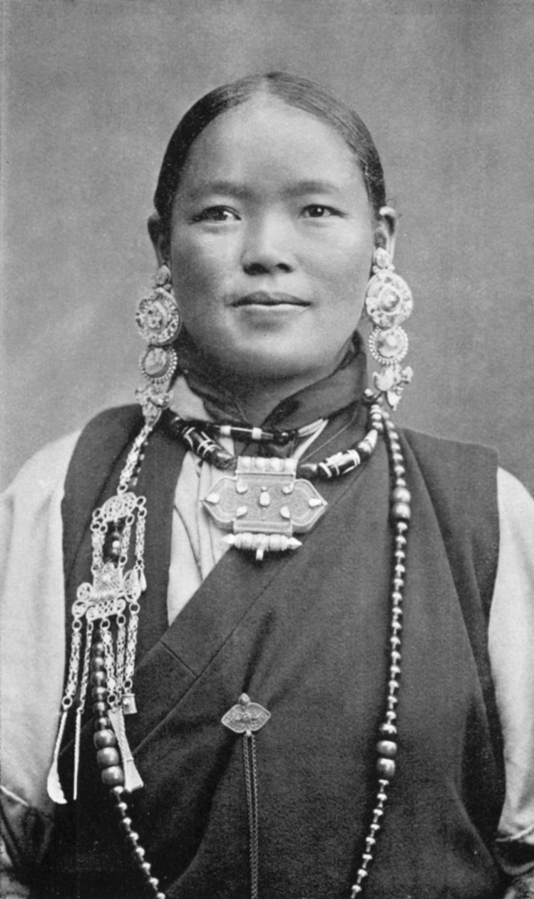 ブティアの女性、c1910 作： 不明