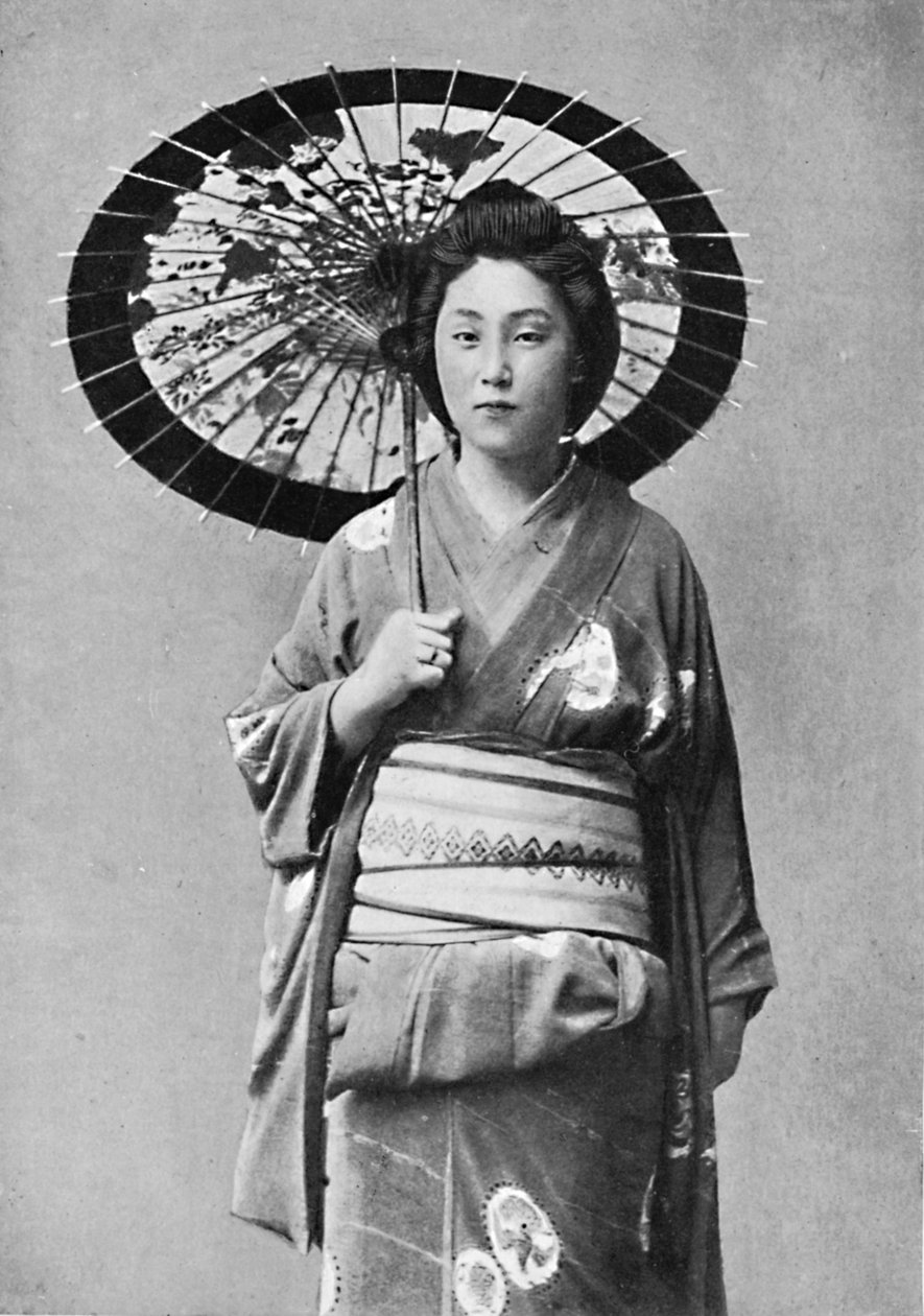 ウォーキング衣装を着た日本人女性、1902年 作： 不明