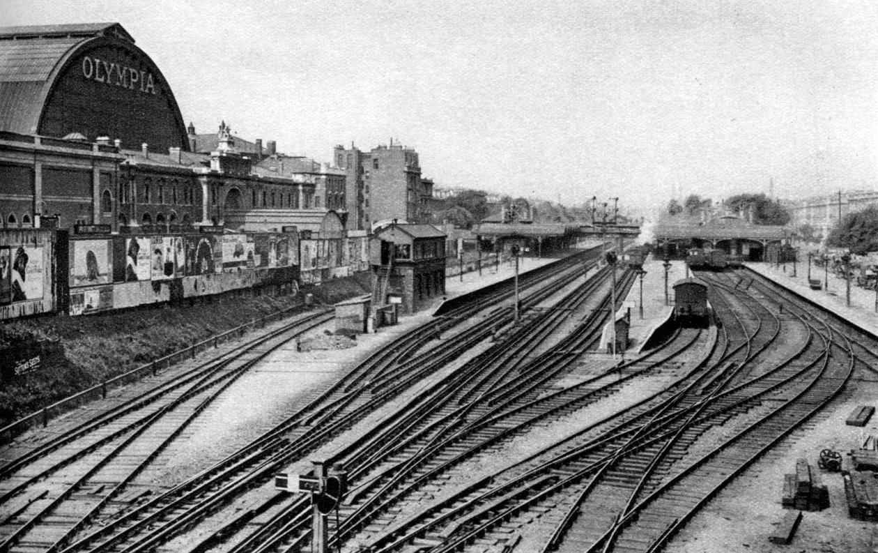 1926-1927年にロンドンのアディソンロード駅 作： 不明