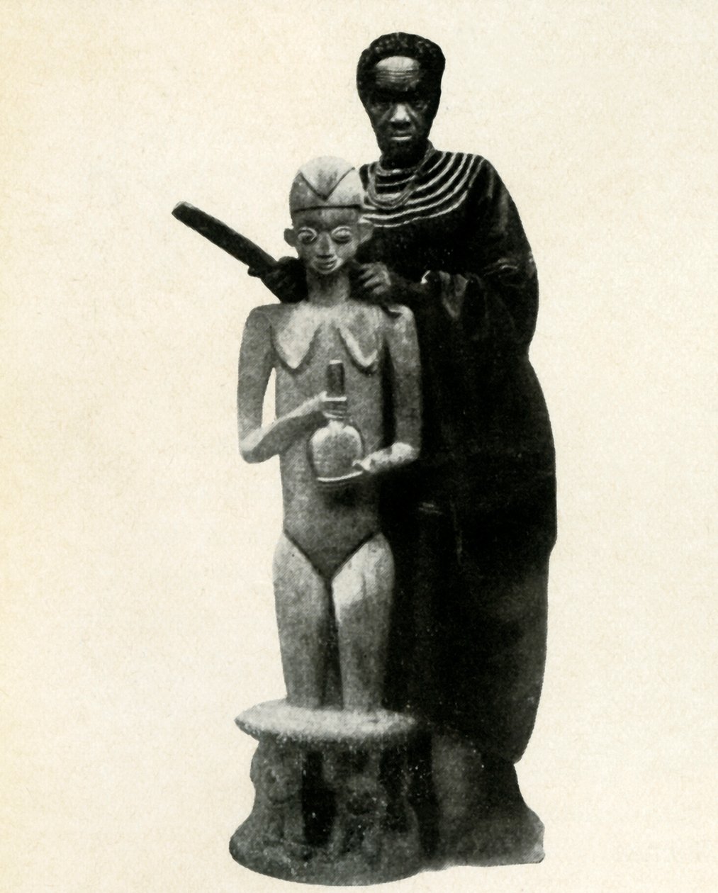 アフリカの彫刻家Cameroons、1947年。 作： 不明