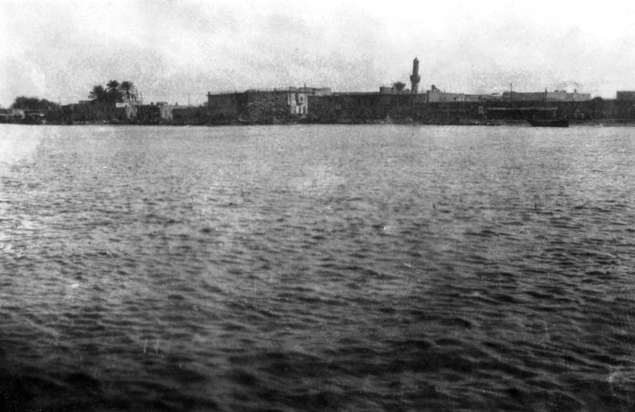 ティグリス川沿いのアマラ、メソポタミア、1918年 作： 不明
