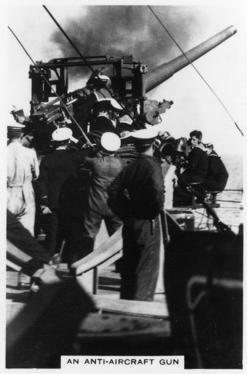 HMSネルソンに搭載された対空砲、1937年 作： 不明