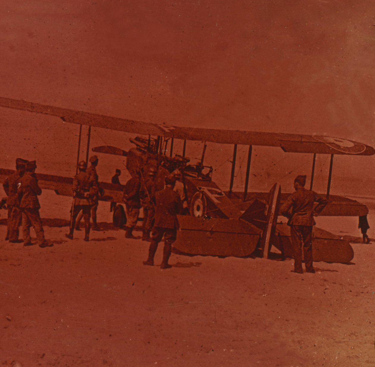 イギリスの飛行機、c1914-c1918を分解。 作： 不明