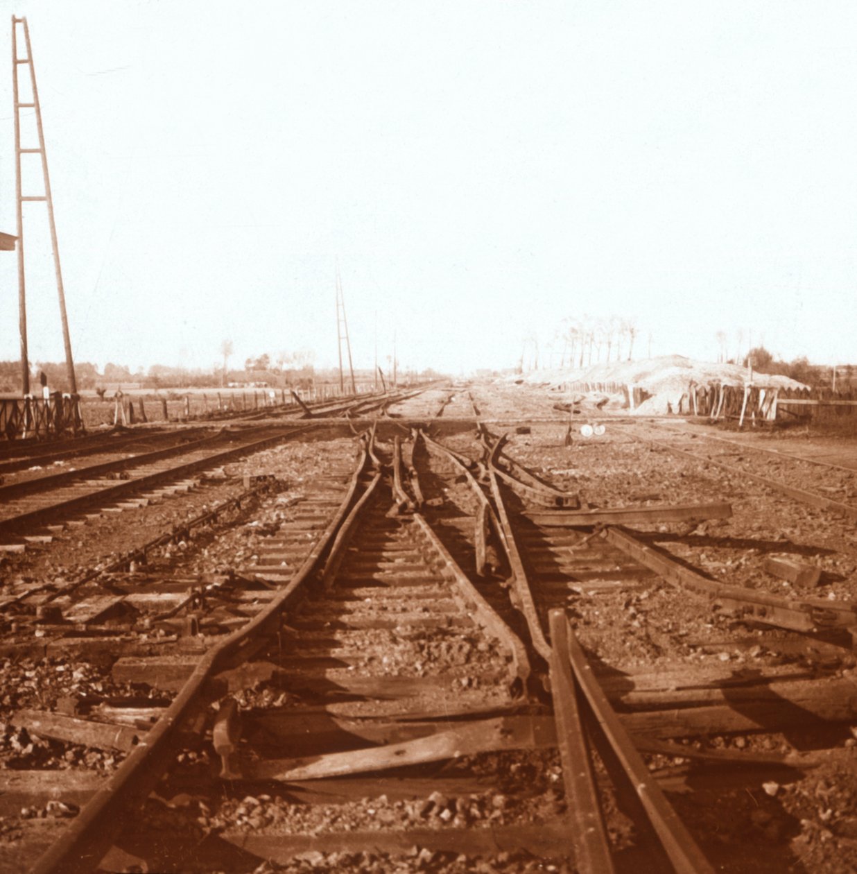 破壊された線路、ルーセラーレ、フランダース、ベルギー、c1914-c1918 作： 不明