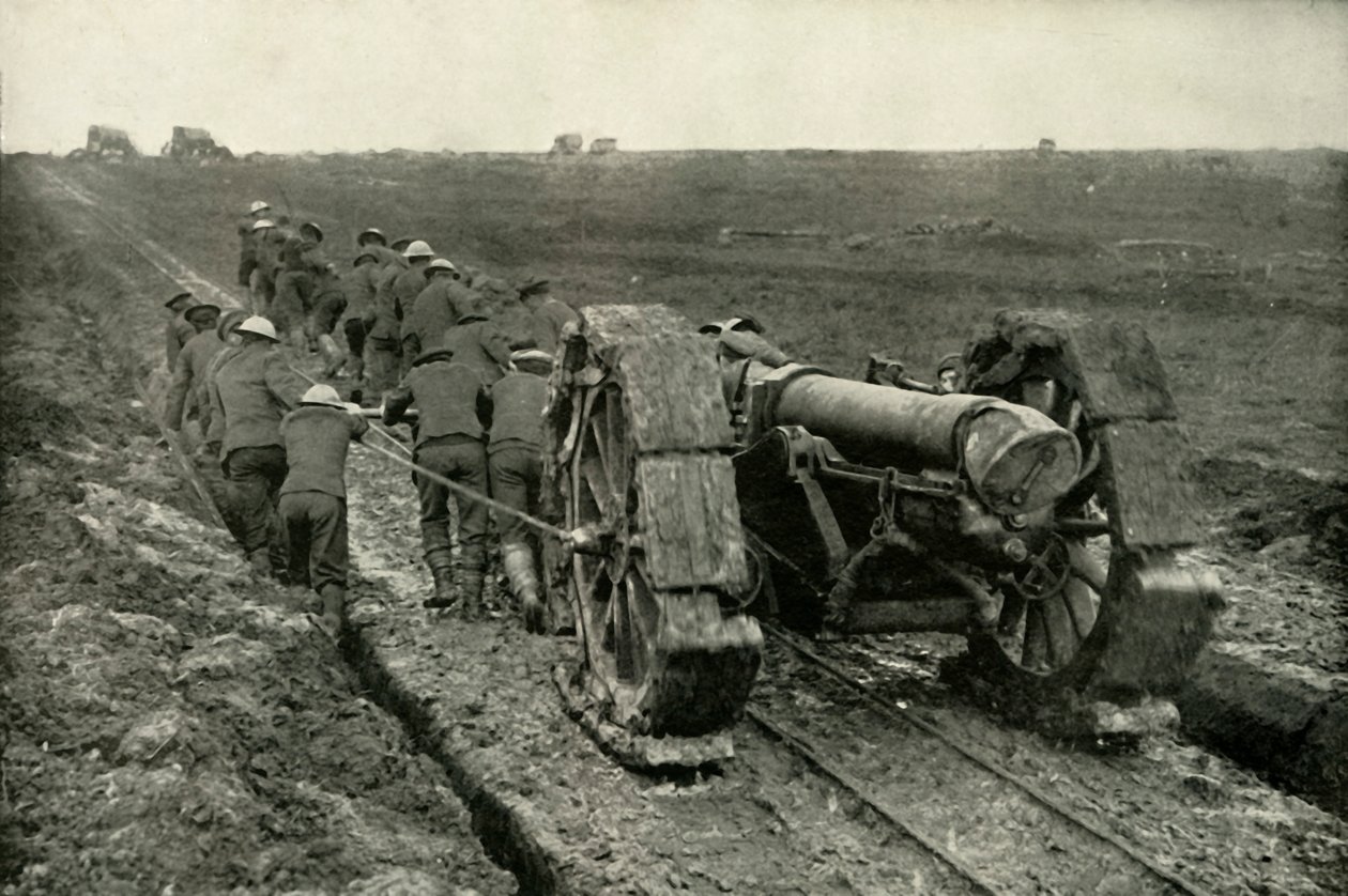 銃を新しい前進位置にドラッグする、1919年。 作： 不明