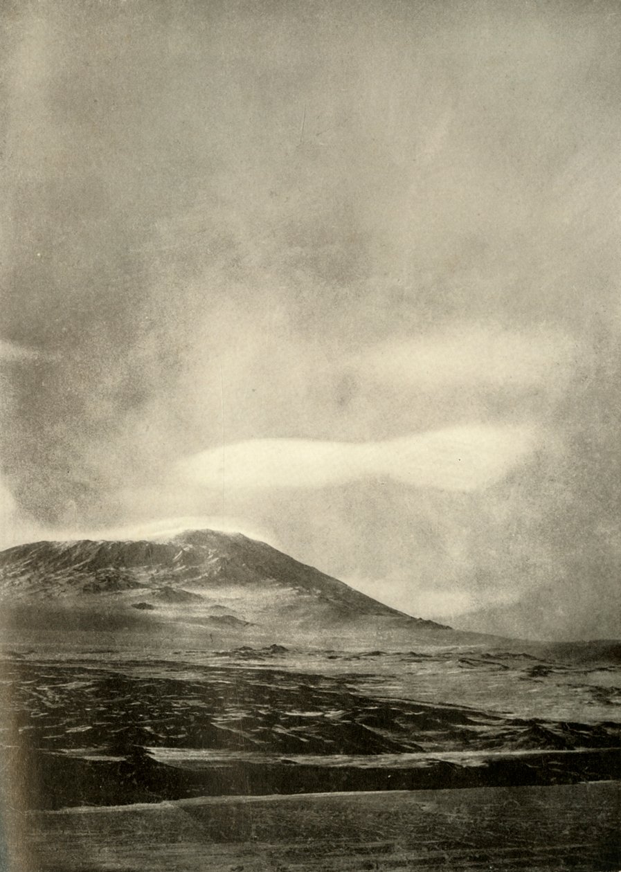 エレバスの上のダムベルクラウド、c1908、1909。 作： 不明