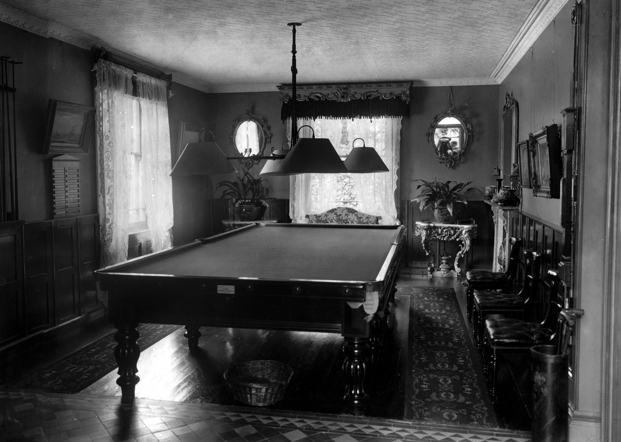 スヌーカーテーブルのあるエドワード朝様式の部屋、1909年 作： 不明