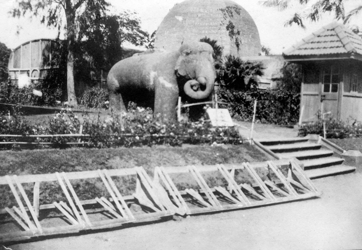 象の像、ビクトリアガーデン、ボンベイ、インド、c1918 作： 不明