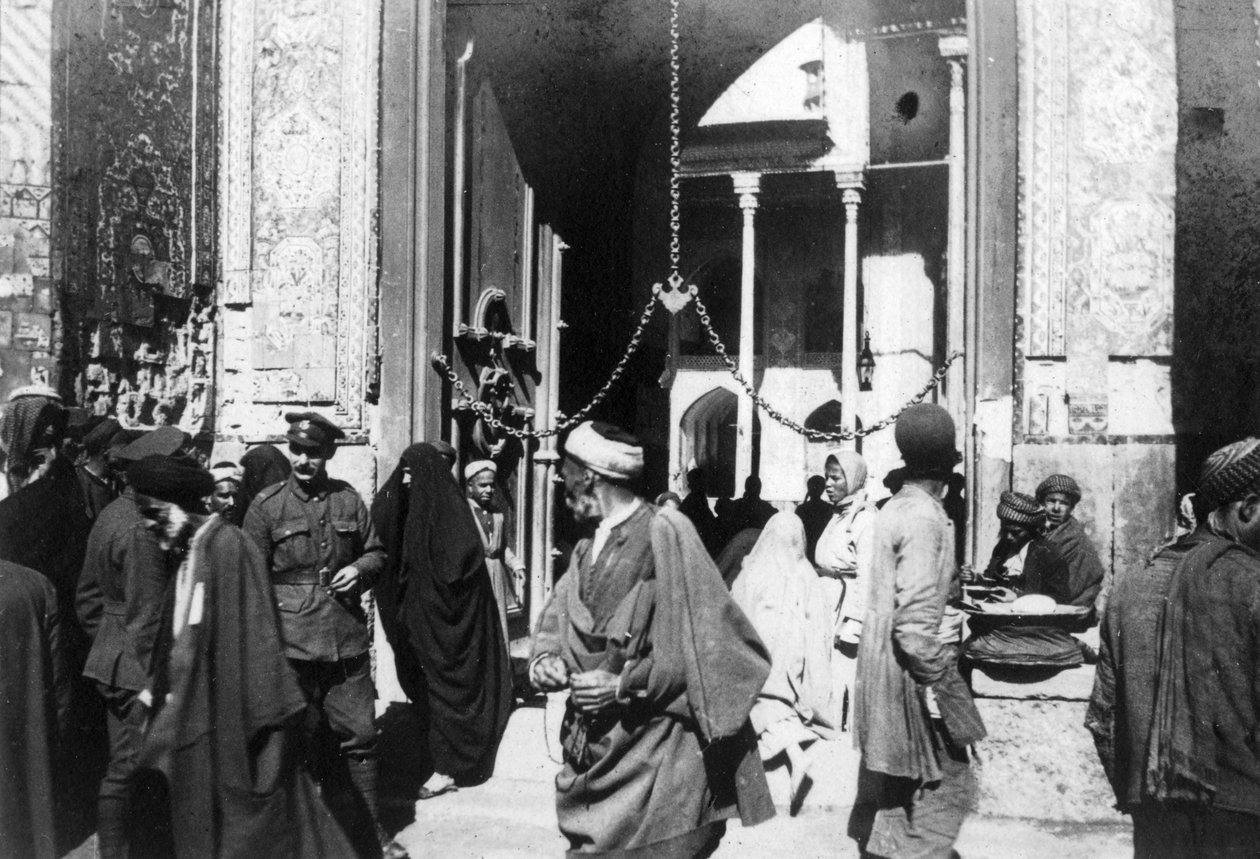 1917〜1919年、イラクのカジメインモスクへの入り口 作： 不明