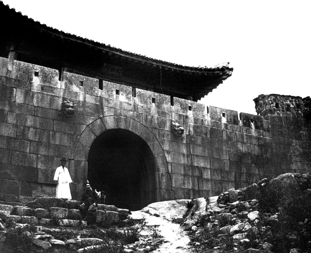 寺院への入り口、韓国、1900 作： 不明