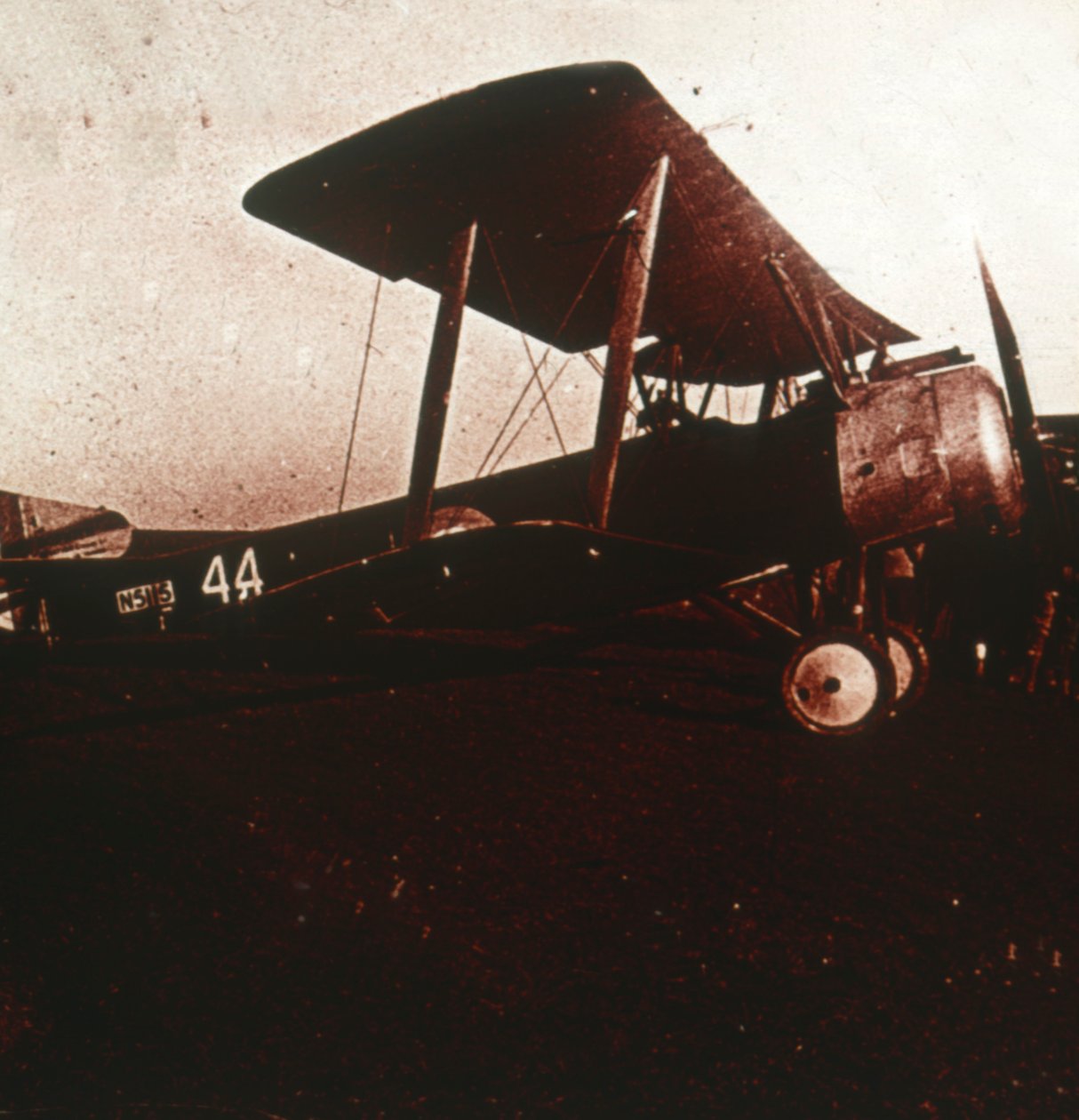 戦闘機離陸、c1914-c1918 作： 不明