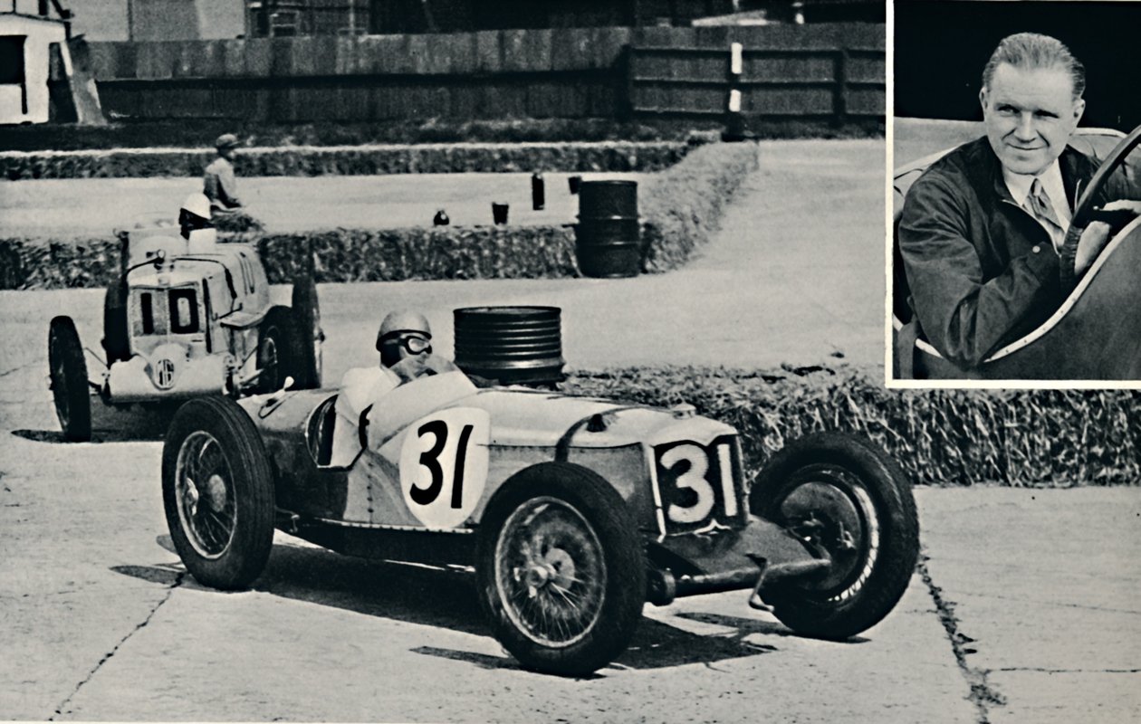 1937年、ブルックランズのフレディディクソンライリー 作： 不明