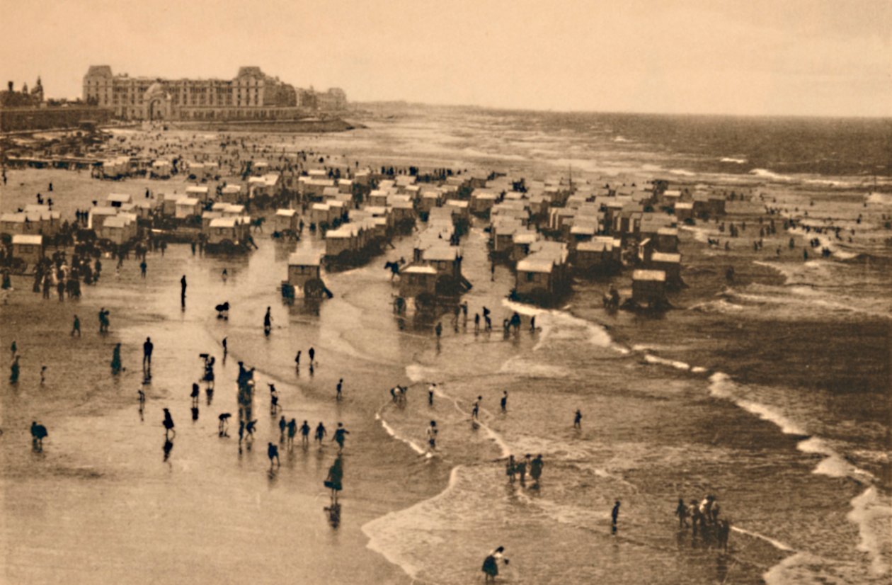 入浴時のストランドの概観、c1928 作： 不明