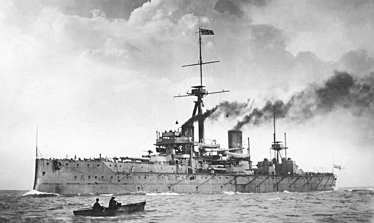 HMSドレッドノート（モノクロ写真 作： 不明