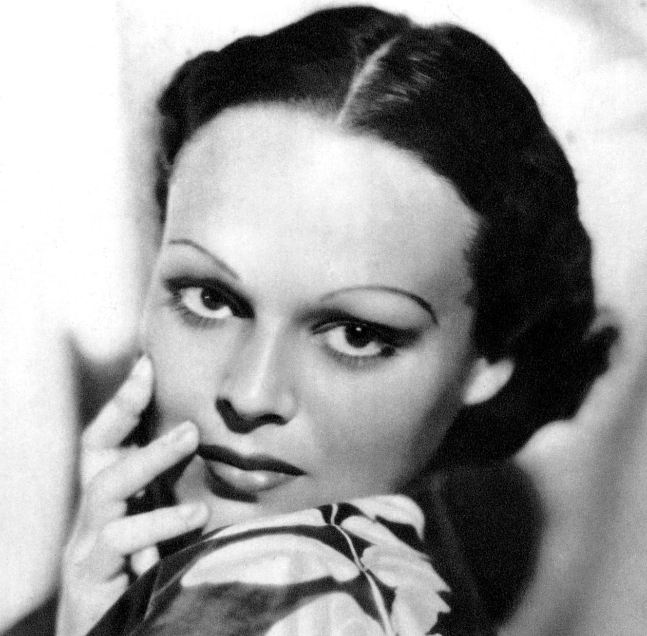 キャサリン・デミル、カナダ生まれのアメリカ人女優、1934-1935 作： 不明