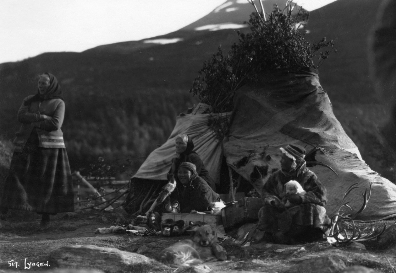 地元の女性、ノルウェー北部リンゲン、c1920s-c1930s 作： 不明