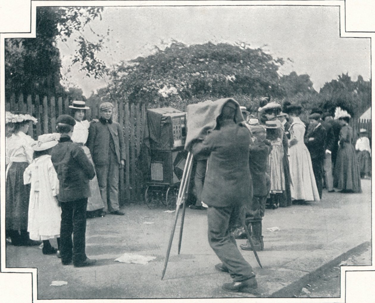 Look Pleasant、Please !, London、c1903 1903 作： 不明
