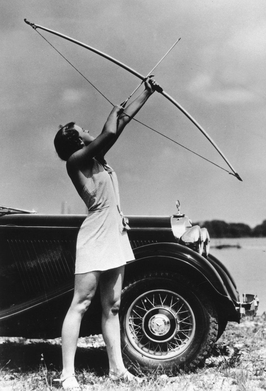 メルセデス・ベンツ、1937 作： 不明