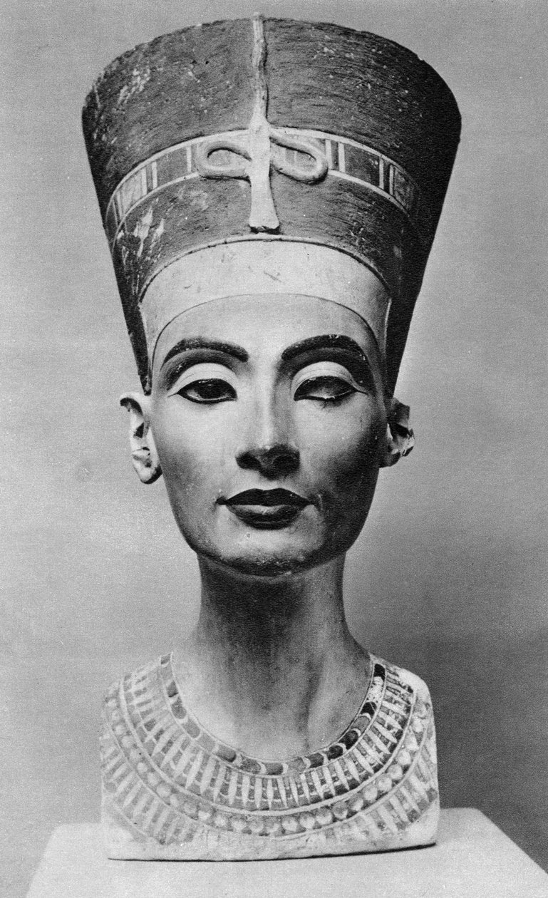 ネフェルティティ女王1410 BC-1330 BC、c1370 BC 1936 作： 不明