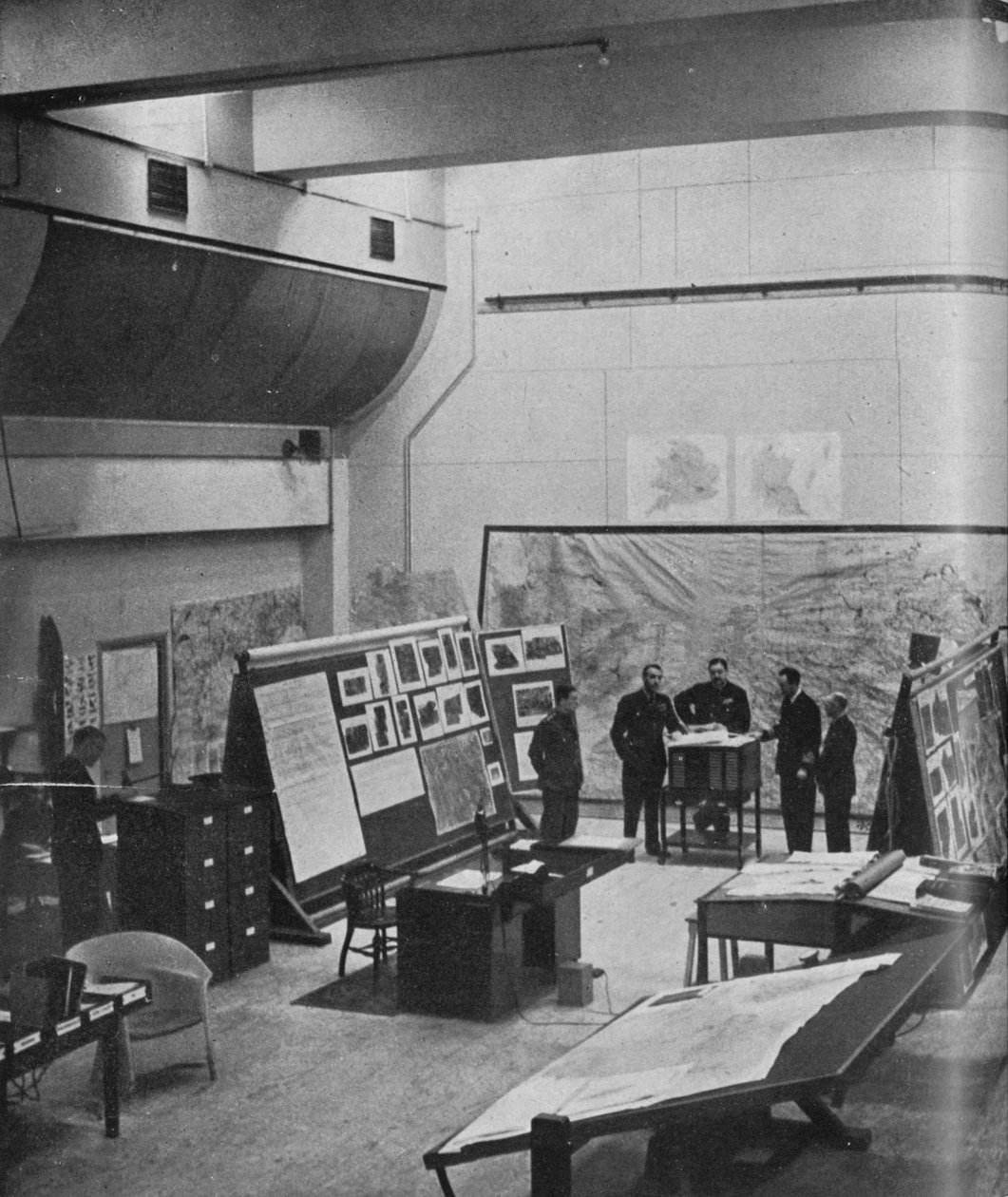 RAF爆撃機司令部作戦室、1941年 作： 不明
