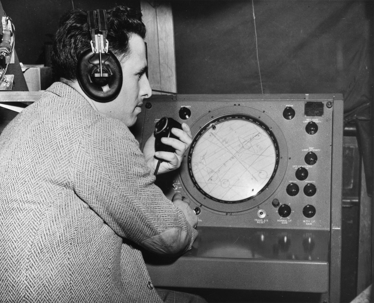 レーダーオペレーター、マーシャルプラン、1947-1951 作： 不明