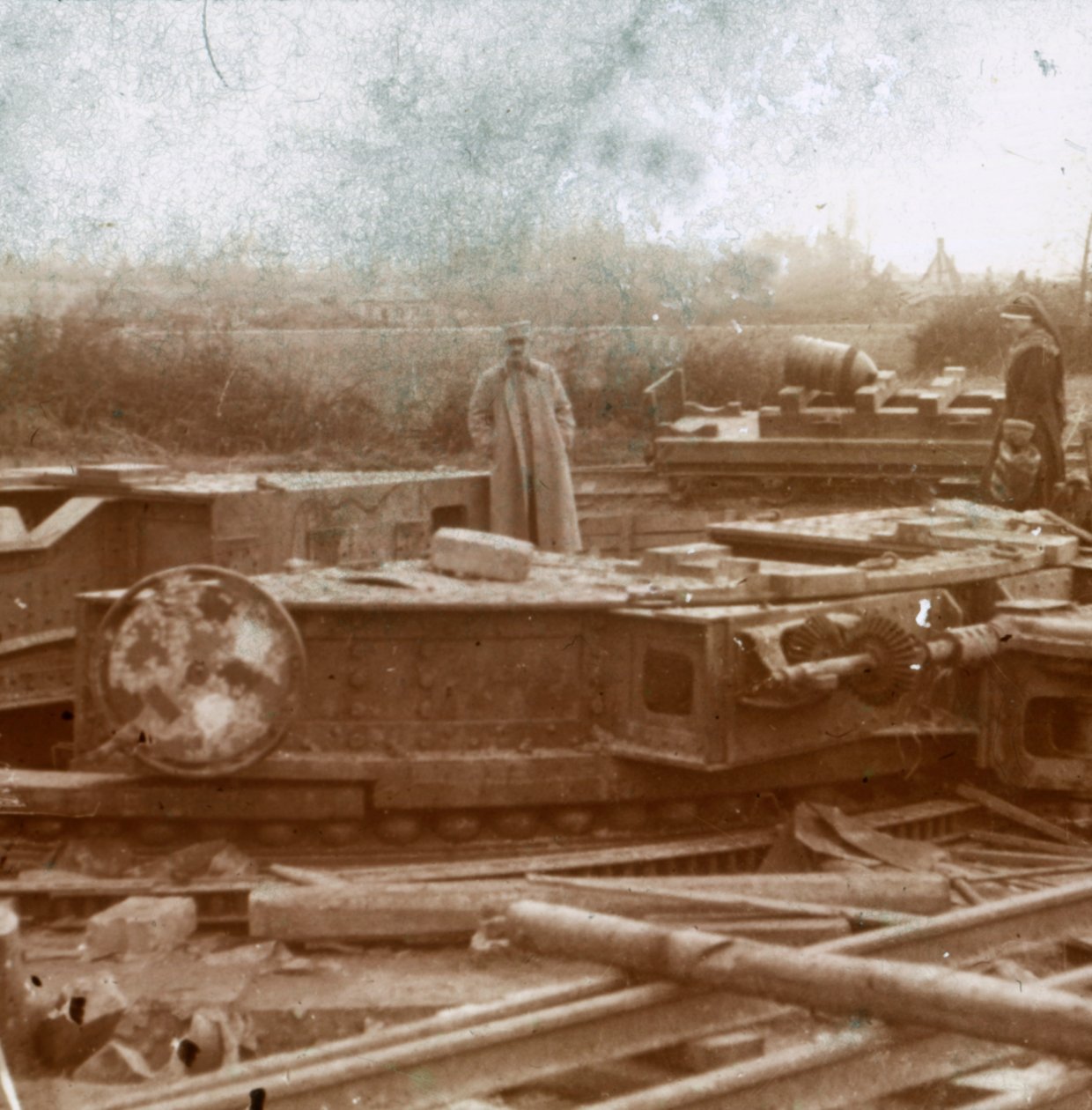 ビッグバーサガン用のレール取り付け、c1914-c1918 作： 不明