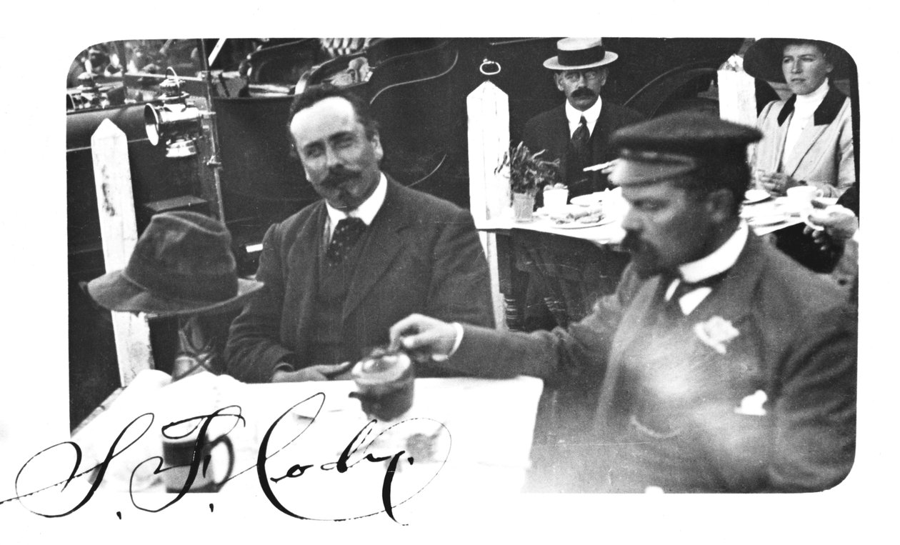 サミュエルフランクリンコーディ1862-1913、カメラに面して 作： 不明