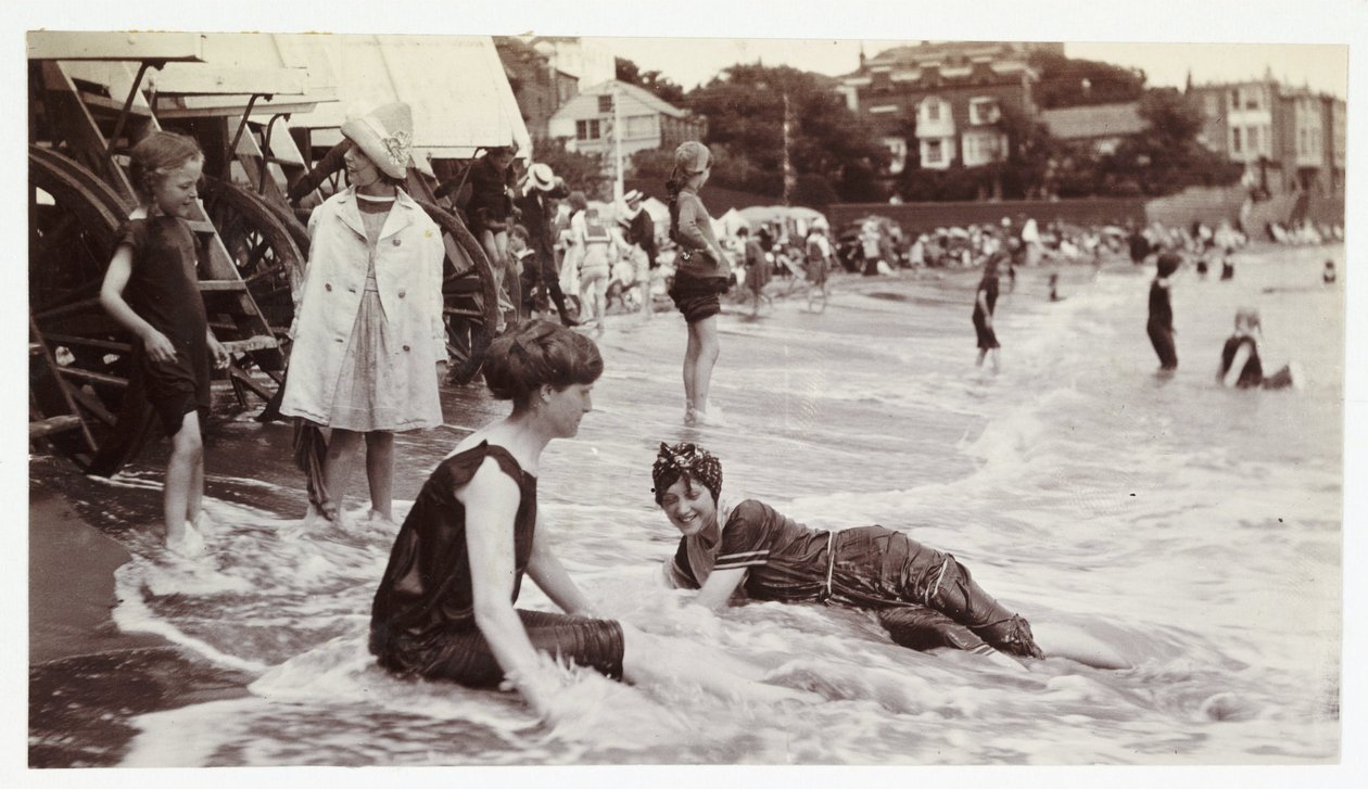 海水浴、ケント州ブロードステアーズ、1913年頃 作： 不明