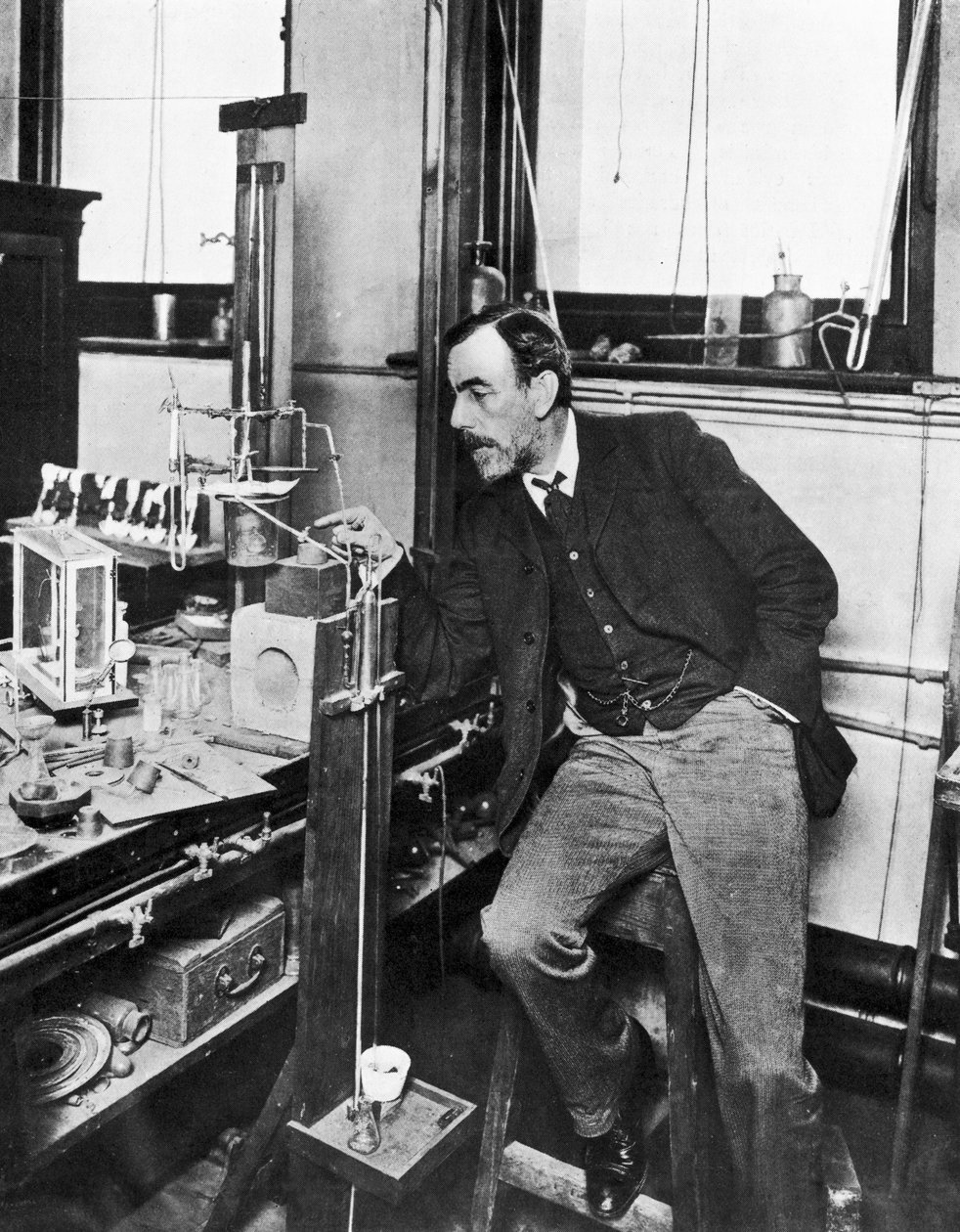 ウィリアム・ラムジー卿、スコットランドの化学者、1900年頃 作： 不明