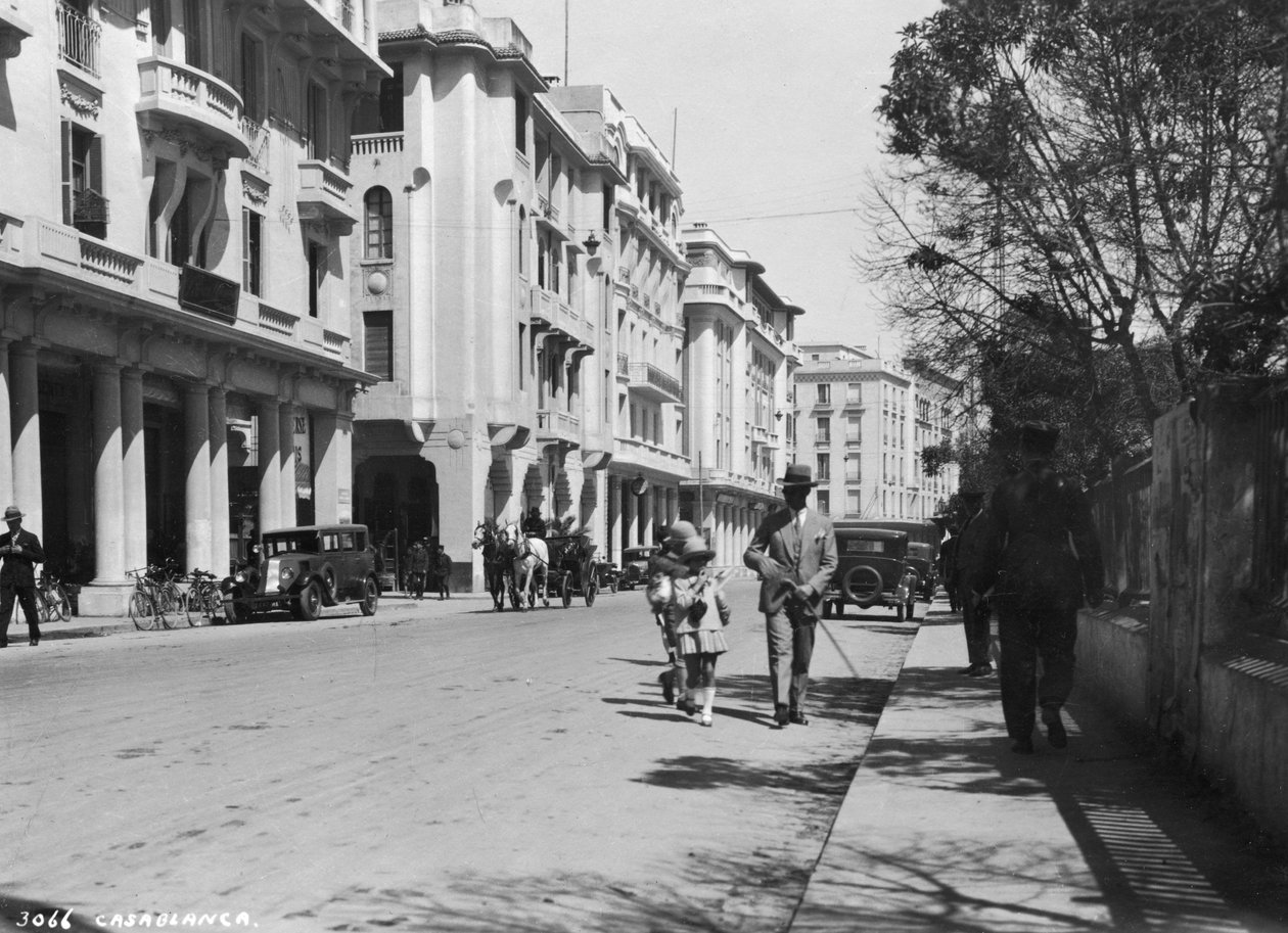 ストリートシーン、カサブランカ、モロッコ、c1920s-c1930s 作： 不明