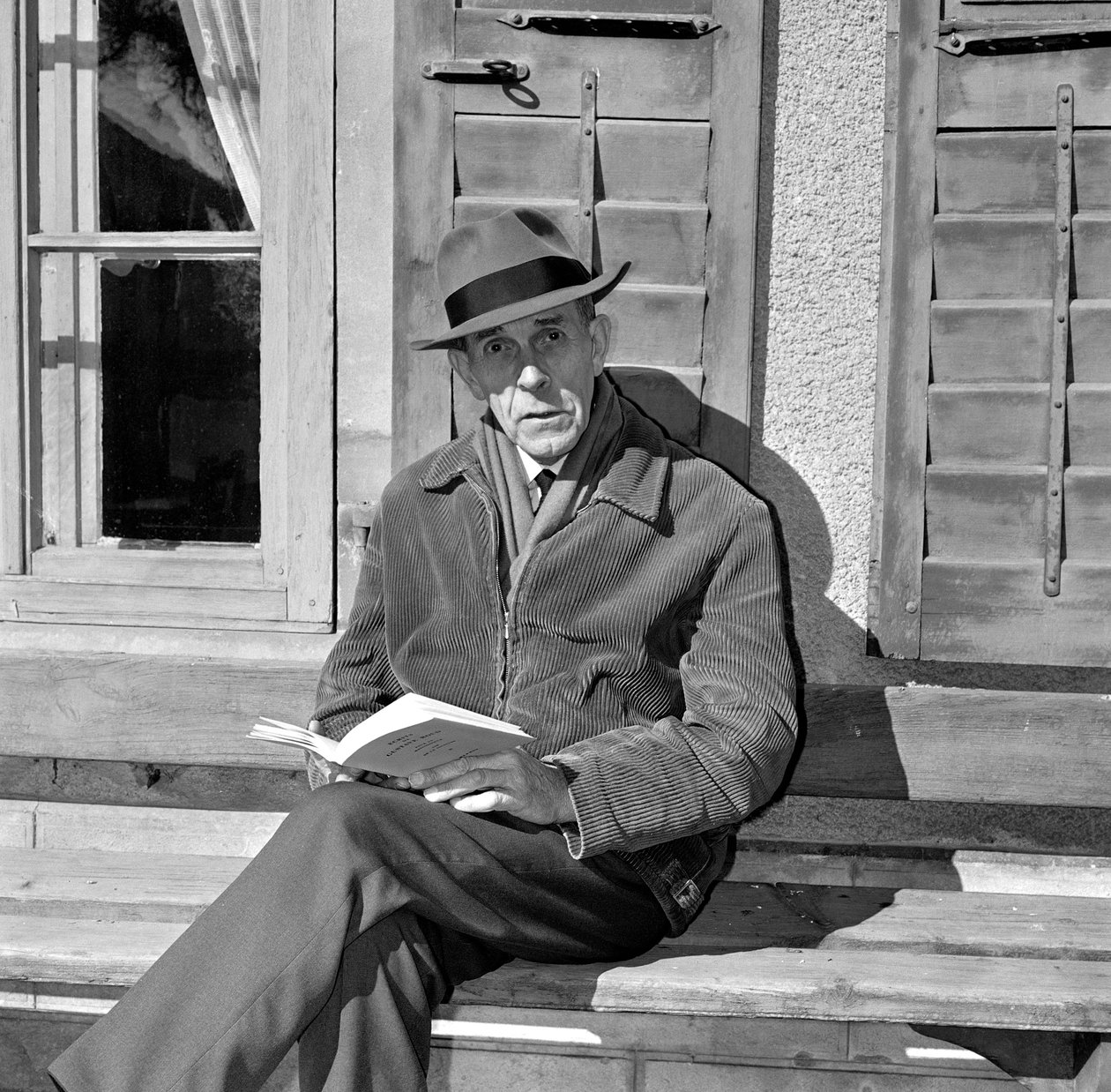 スイス Gustave Literature Roud (モノクロ写真) 作： 不明