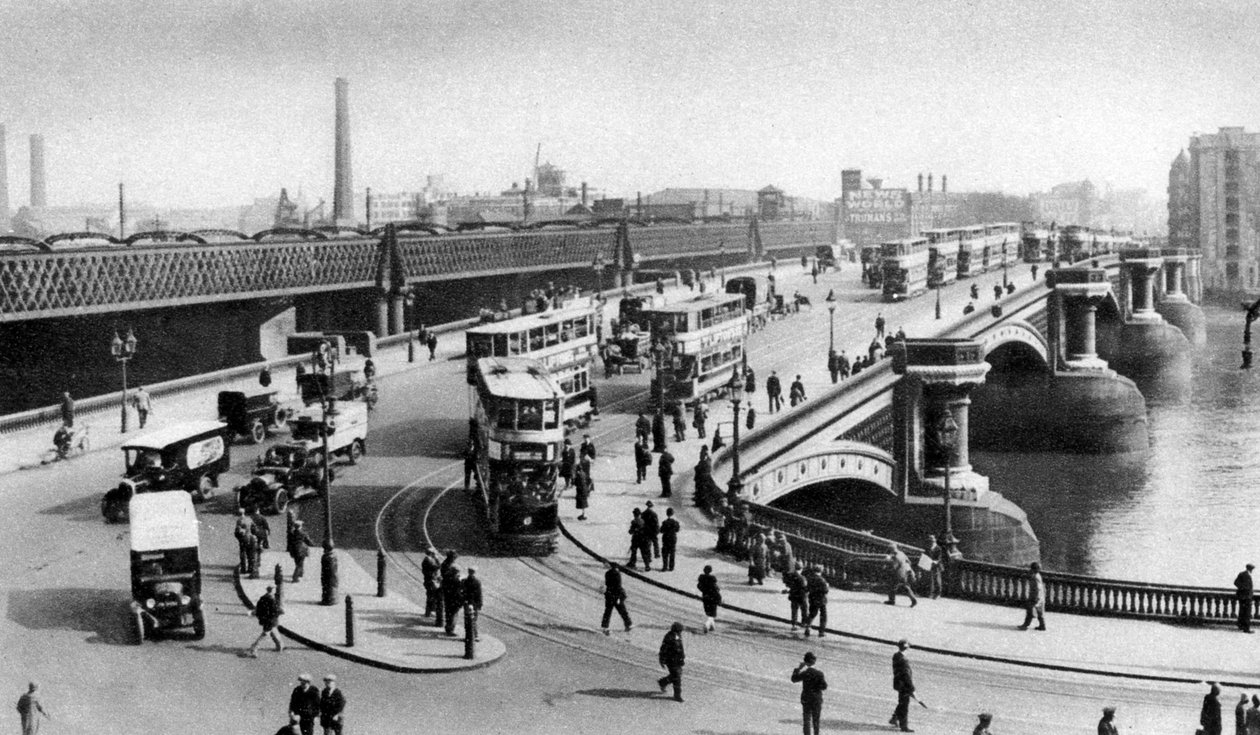 1926-1927年、ロンドンのブラックフライアーズにある2つの橋 作： 不明