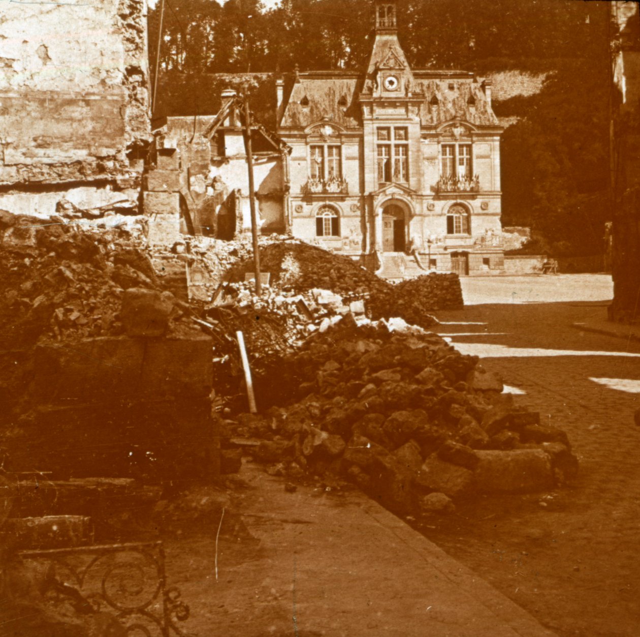 市庁舎、シャトーティエリー、フランス、c1914-c1918 作： 不明