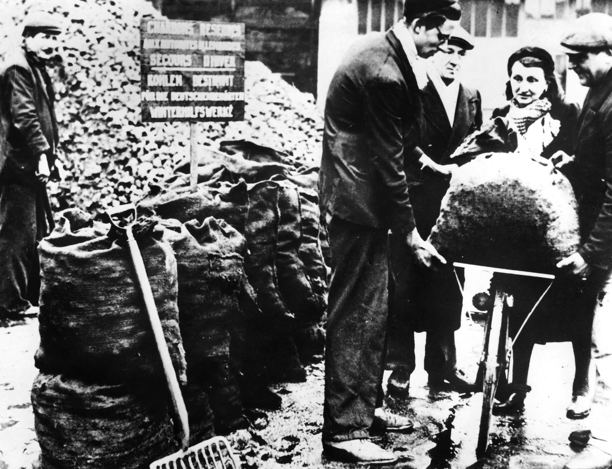冬の救済、石炭の流通、フランス1940-1944 作： 不明