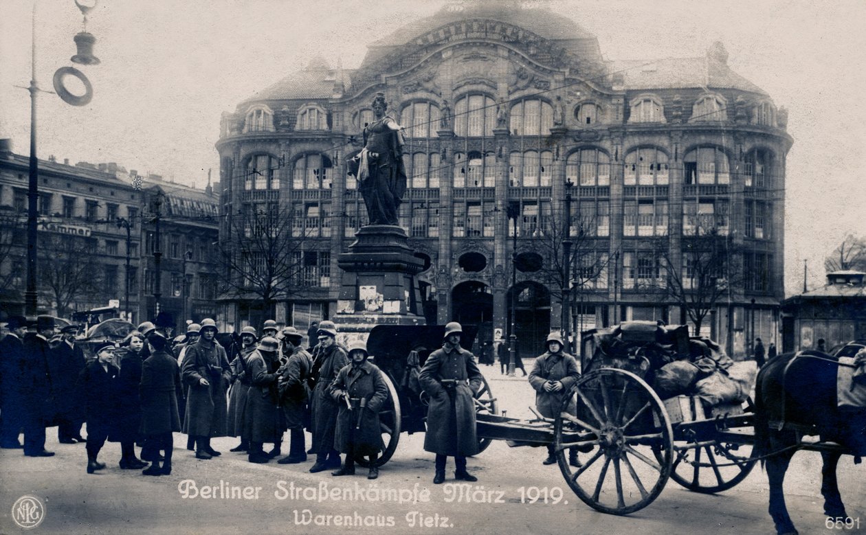 ベルリンのストリートバトル（1919年3月 作： 無名の画家