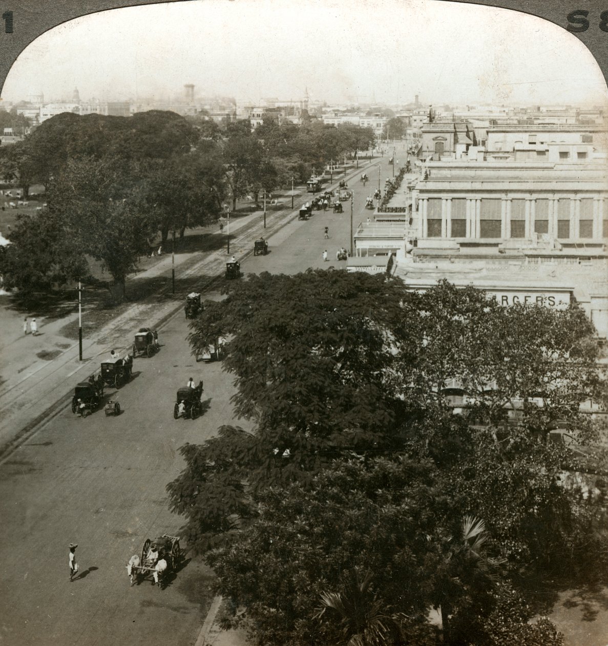 Chowringhee Road、カルカッタ、インド、c1900年代。 作： アンダーウッドとアンダーウッド