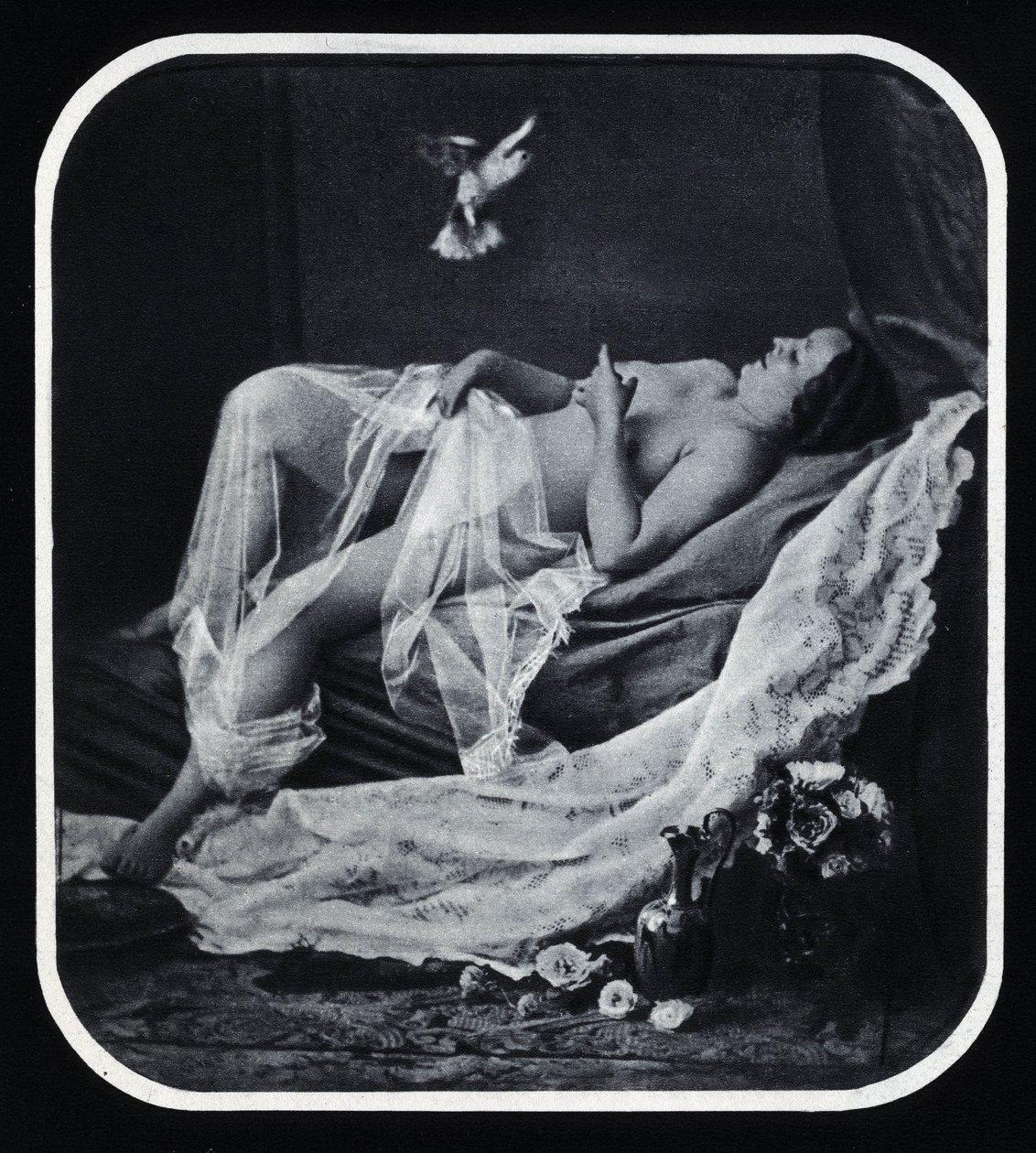 1850年頃の裸の女性のレントゲン写真 匿名の写真 作： 未知の写真家